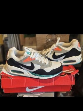 Nike Womens Air Max Womens Size 7.5